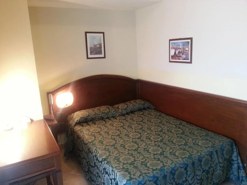 Economy room