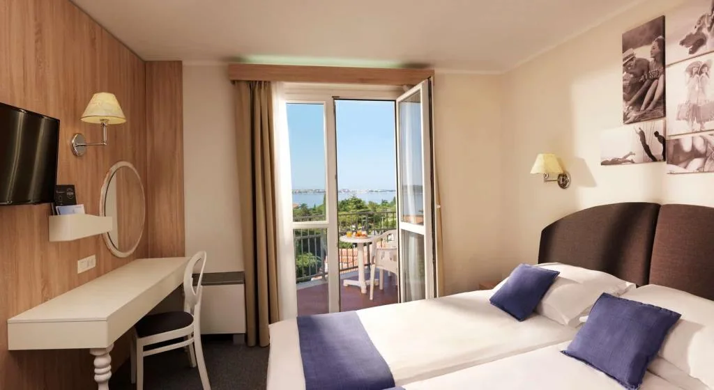 Camera Hotel Mirna