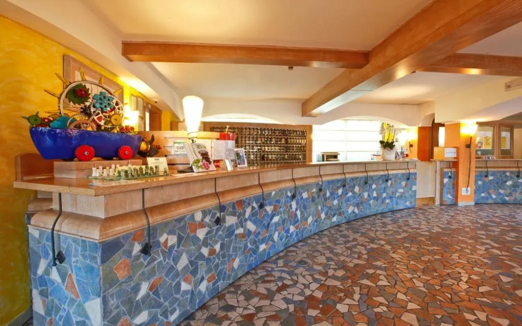 bar