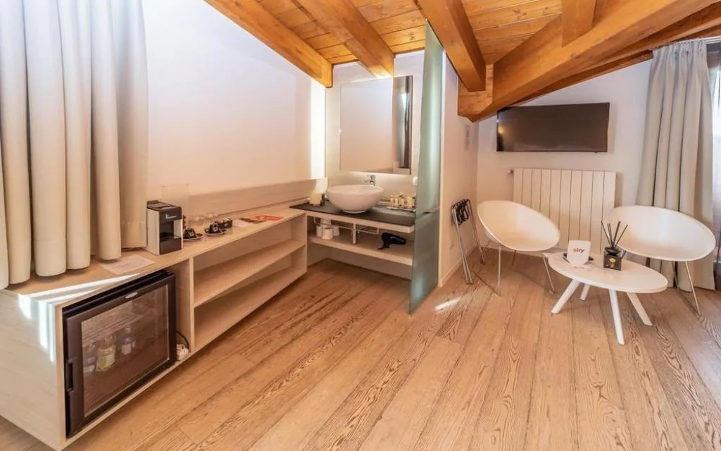 Camera Junior Suite