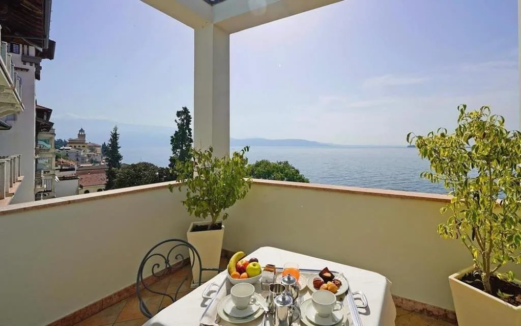 Veranda Camera Panoramic