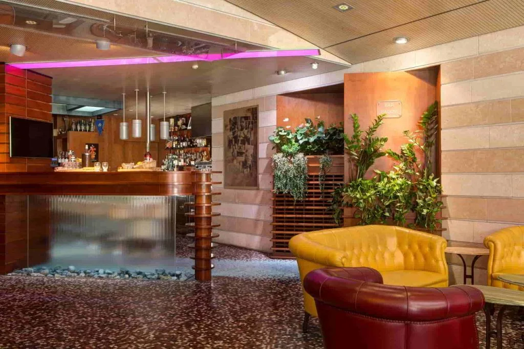 Bar