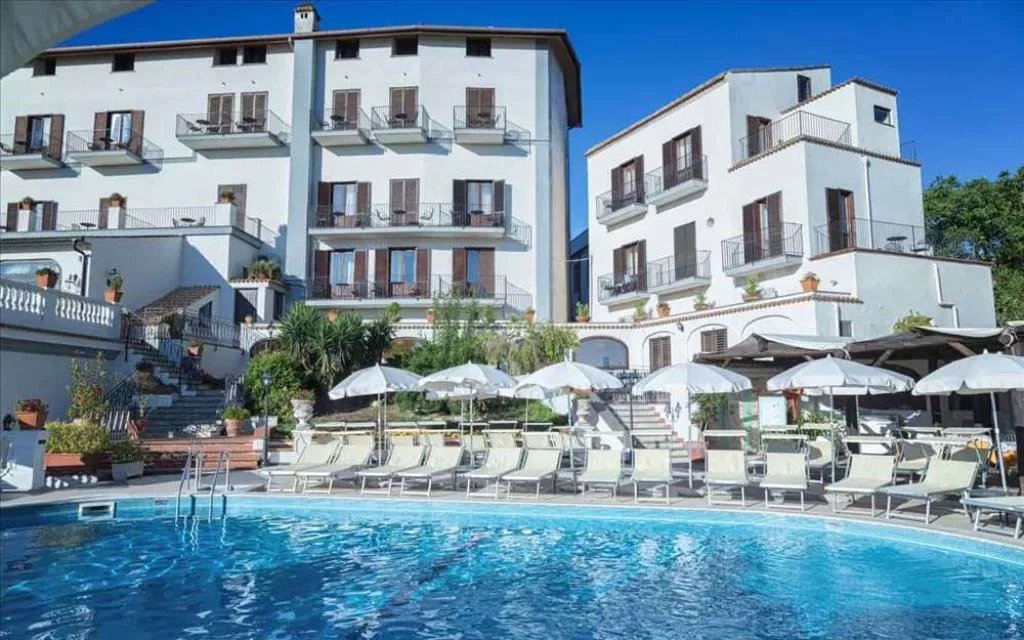 piscina esterna
