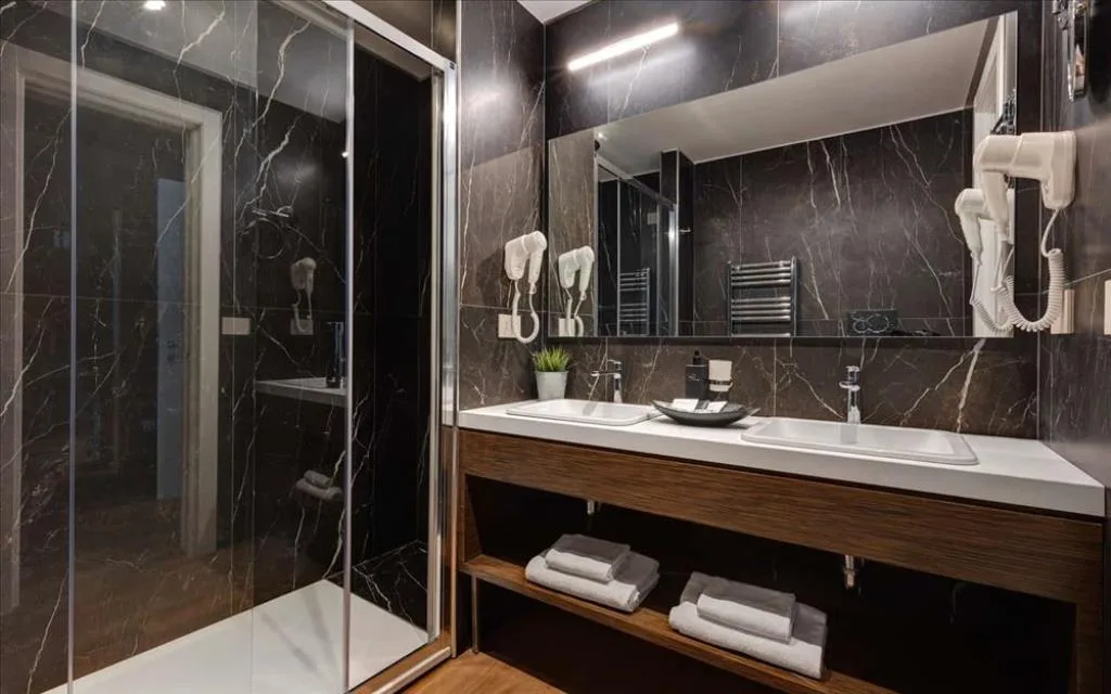 Triple & Quadruple room