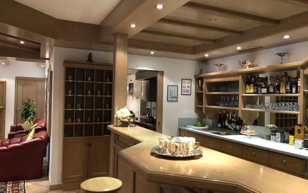 Bar