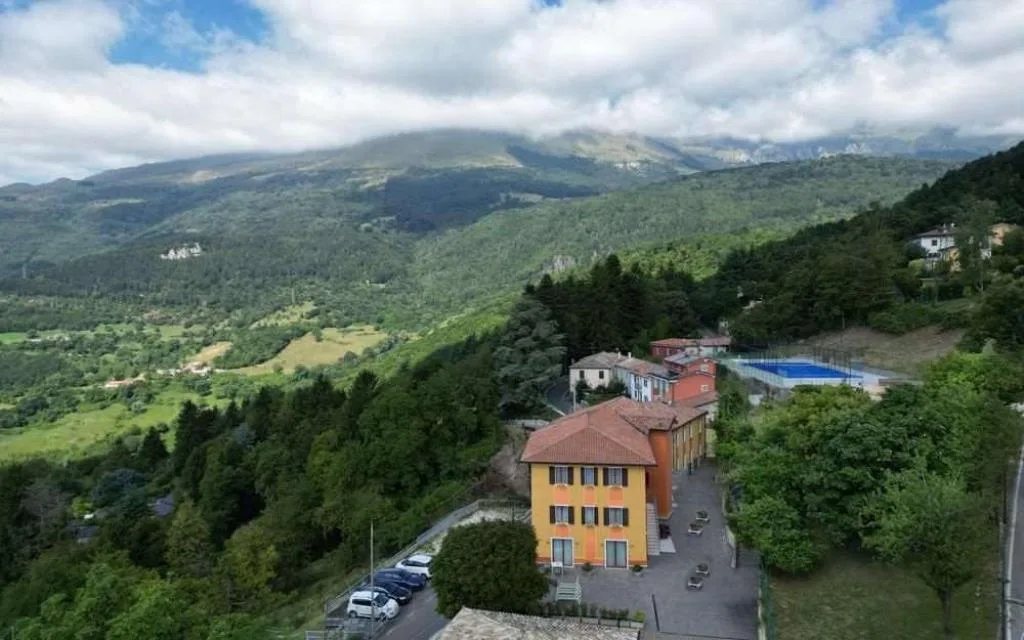 Esterno