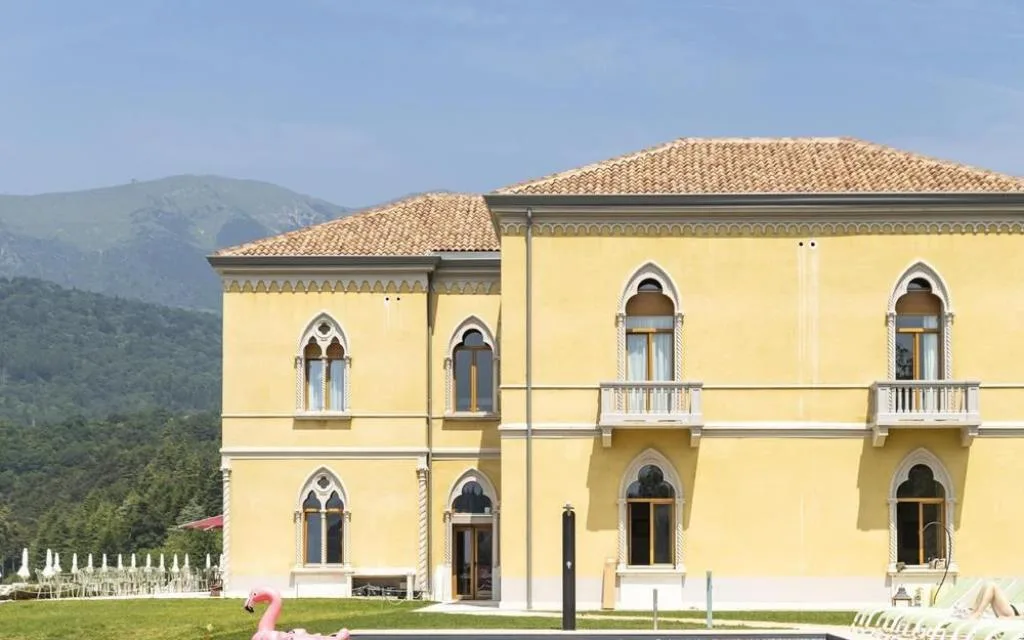 Esterno