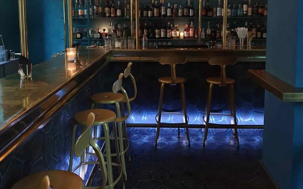 bar