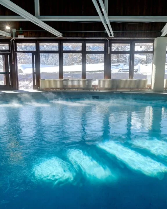 Piscina coperta panoramica presso TH Pila