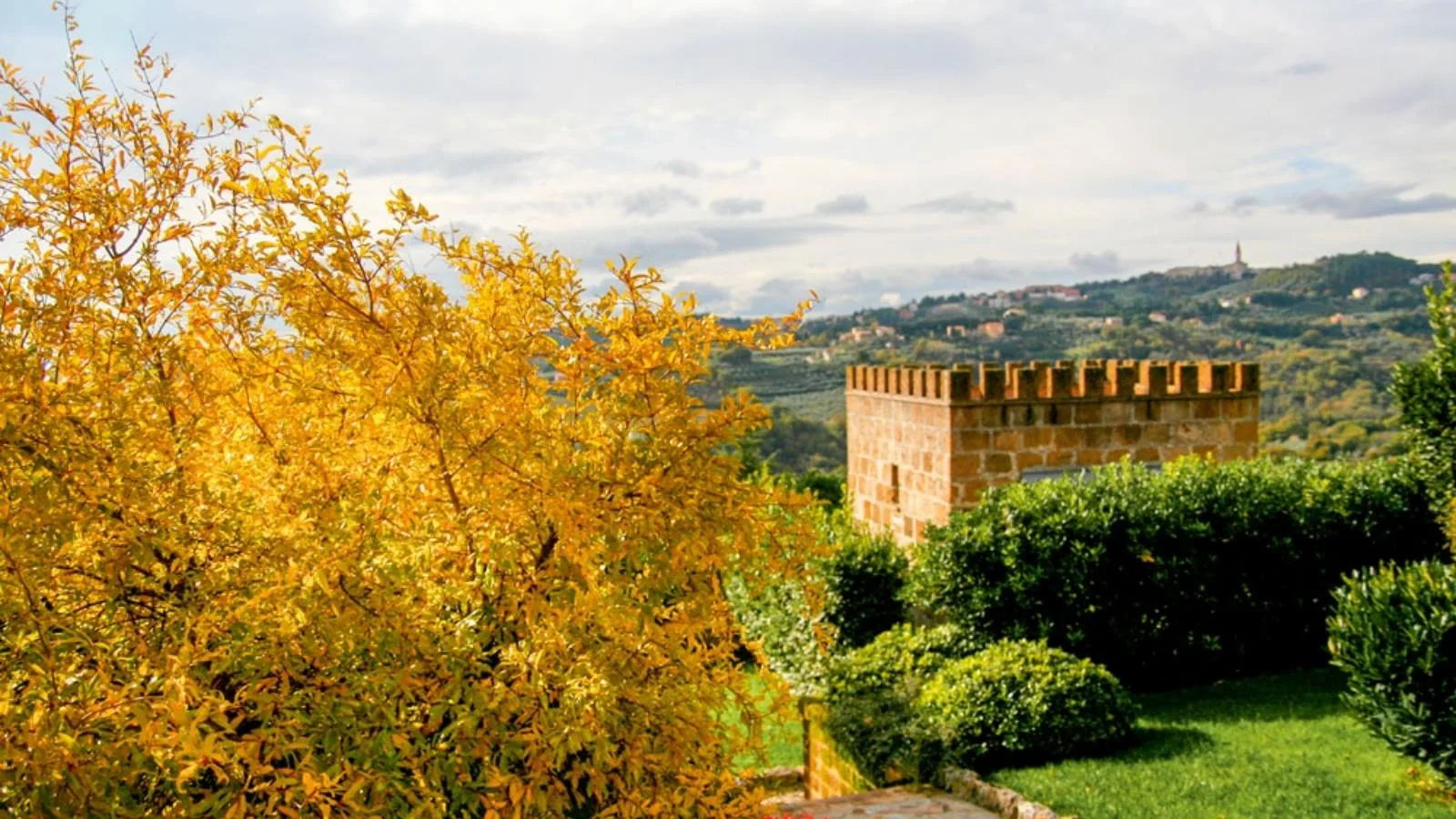 Camera del Cardinale - foto 2 al TH Perugia Castello di Monterone