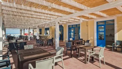 Sarris Hotel