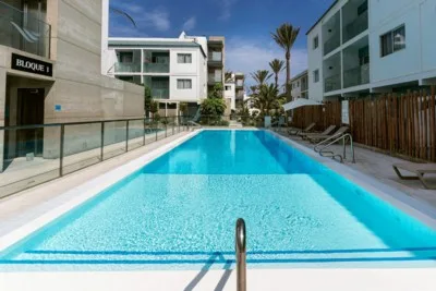 Livvo Bristol Sunset Beach