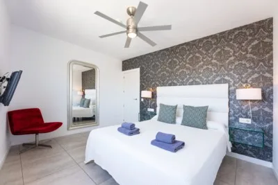 Livvo Bristol Sunset Beach