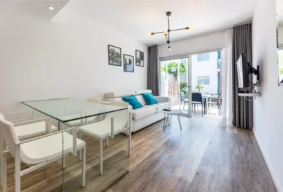 Livvo Bristol Sunset Beach