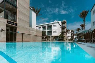 Livvo Bristol Sunset Beach