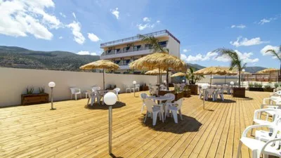 Hotel Triton
