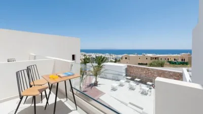 Mar n Mar Crown Hotel & Suites
