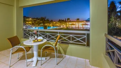 Hotel Kipriotis Maris Suites