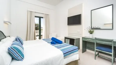 Hotel Globales Calan Blanes