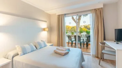 Minura Galdana & Apartamentos dAljandar