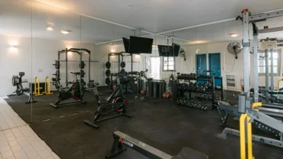 Pnoi Hotel