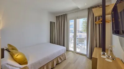 Universal Hotel Bikini