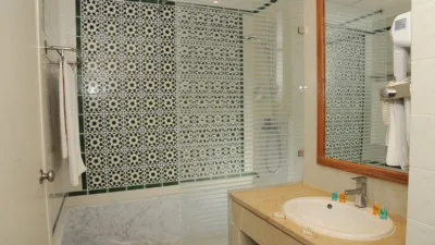 Yadis Hammamet