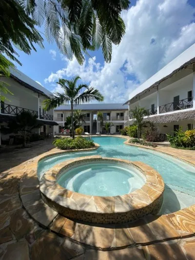 Kibanda Lodge & Beach Club