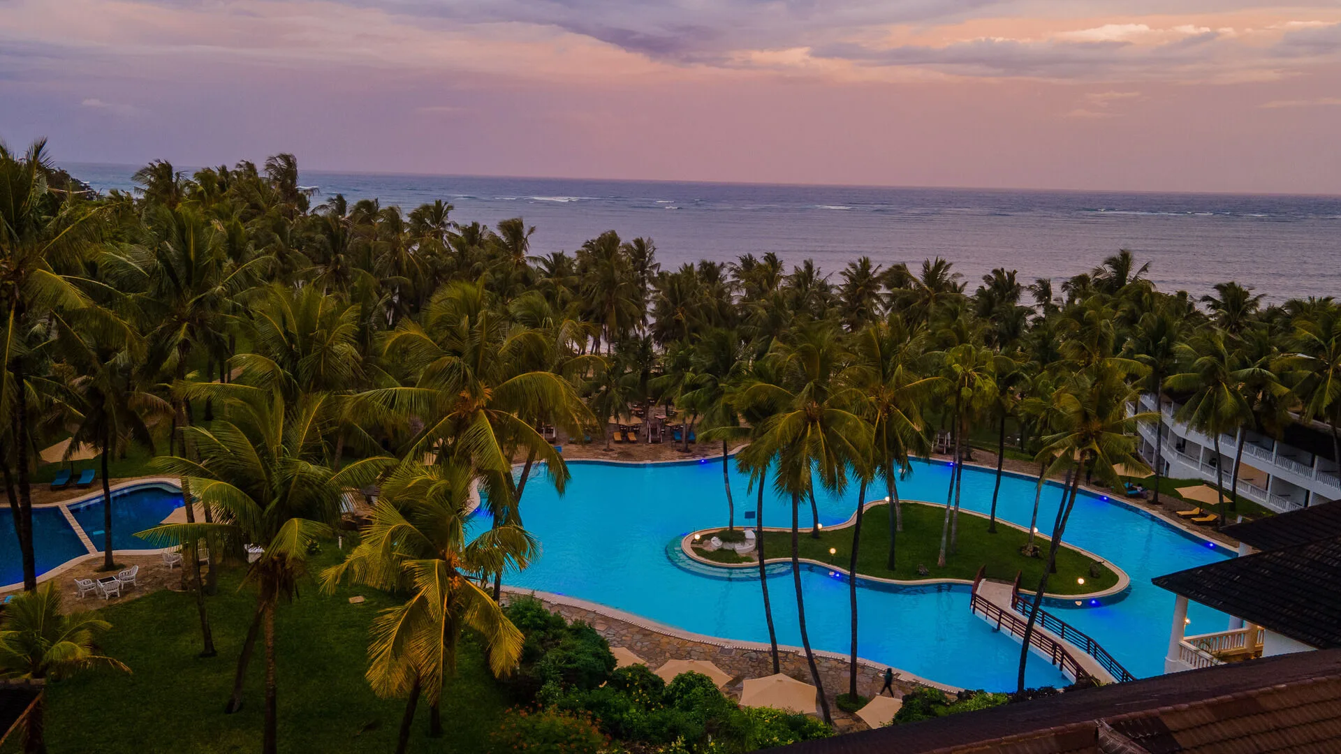 Pridelnn Flamingo Beach Resort & Spa