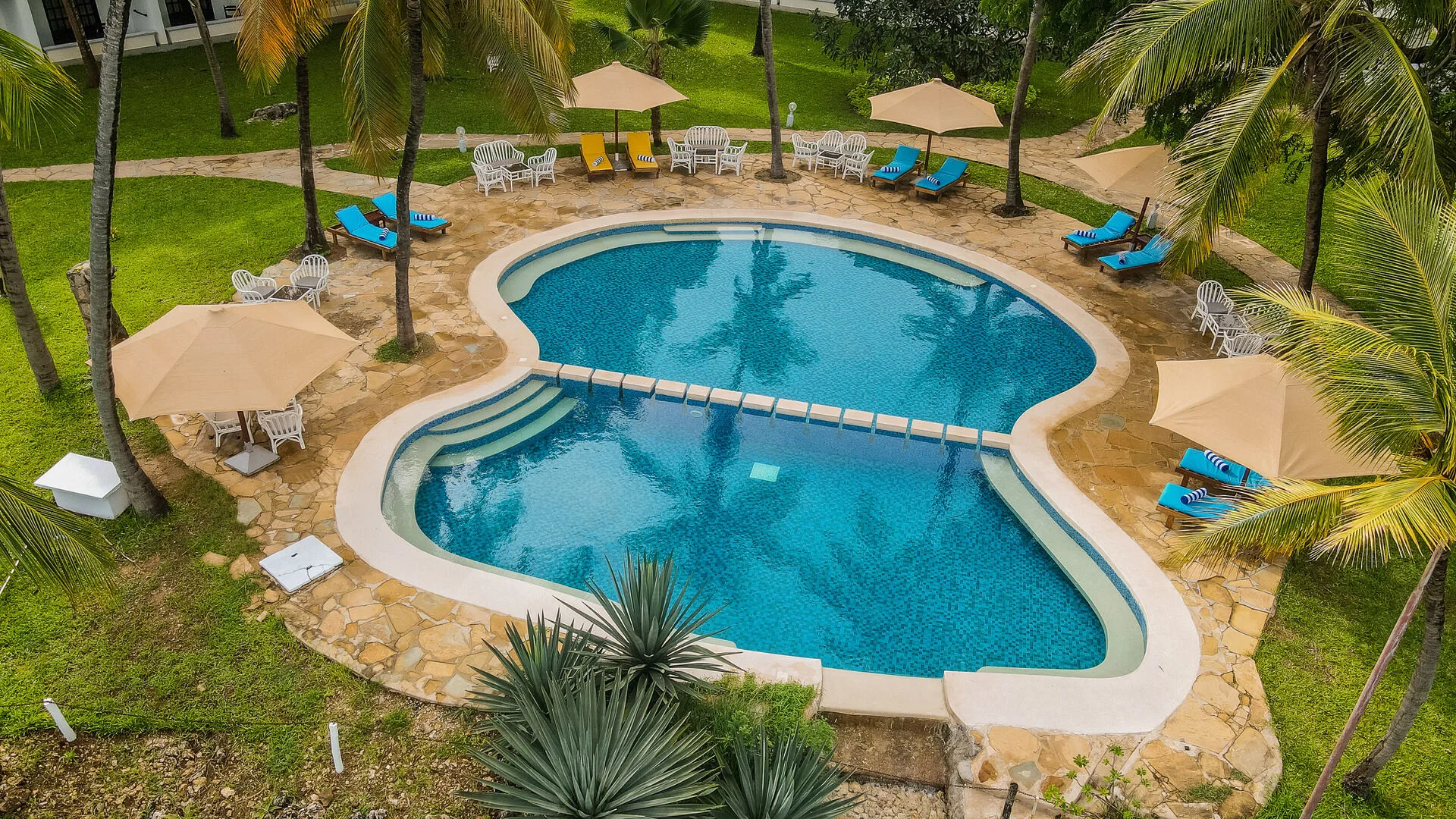 Pridelnn Flamingo Beach Resort & Spa