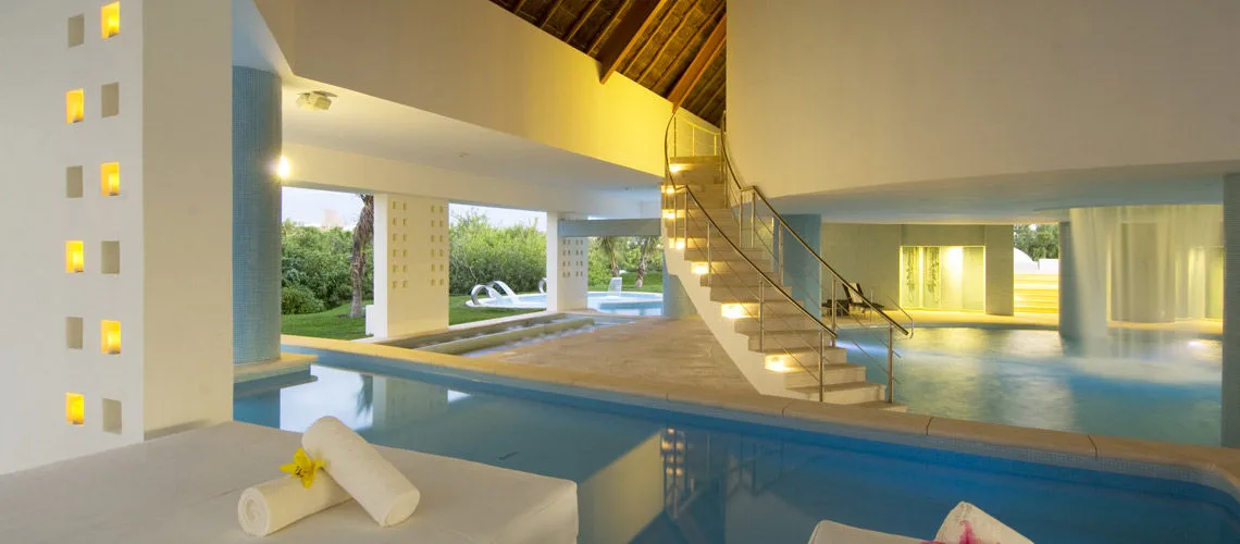 BlueBay Grand Esmeralda