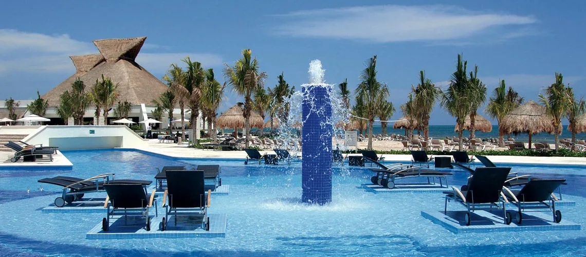 BlueBay Grand Esmeralda