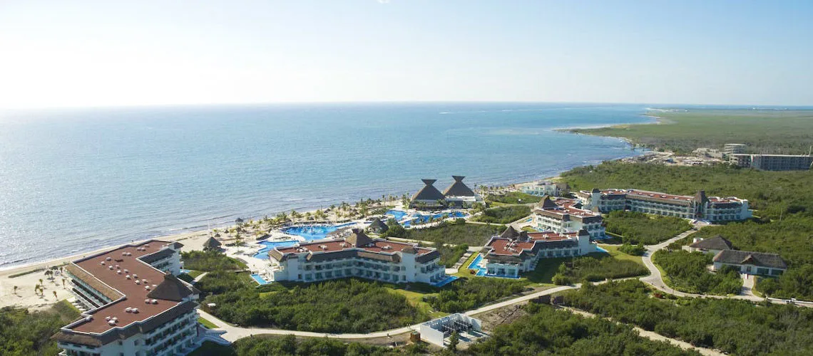 BlueBay Grand Esmeralda
